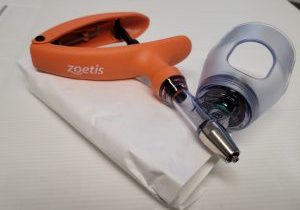 Zoetis 2ml bottle mounted applicator